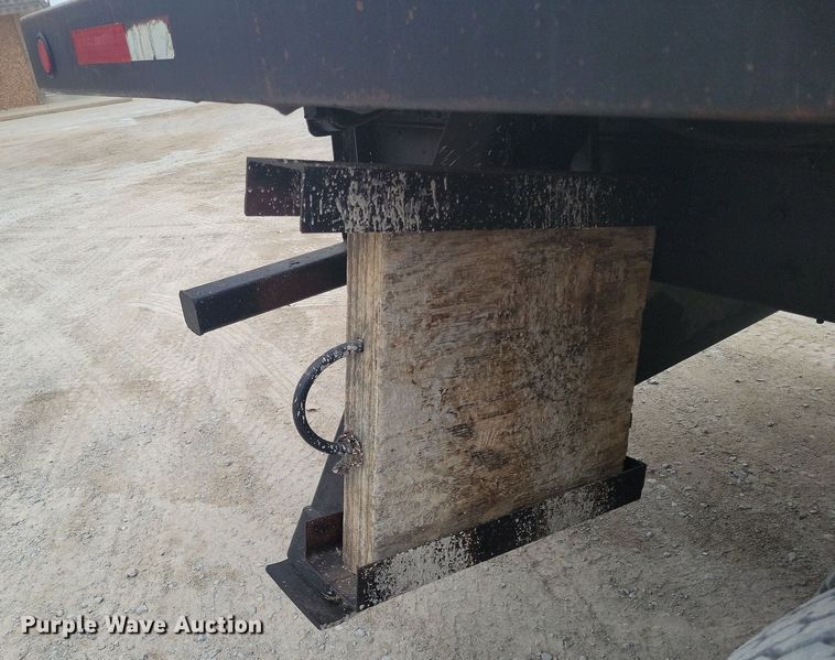 image for item DM2561 1988 Ford FT900F  crane truck