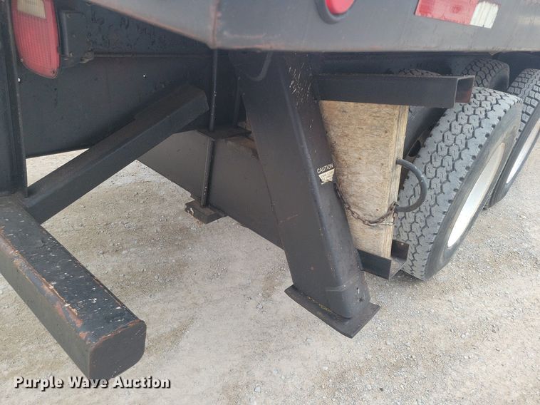 image for item DM2561 1988 Ford FT900F  crane truck