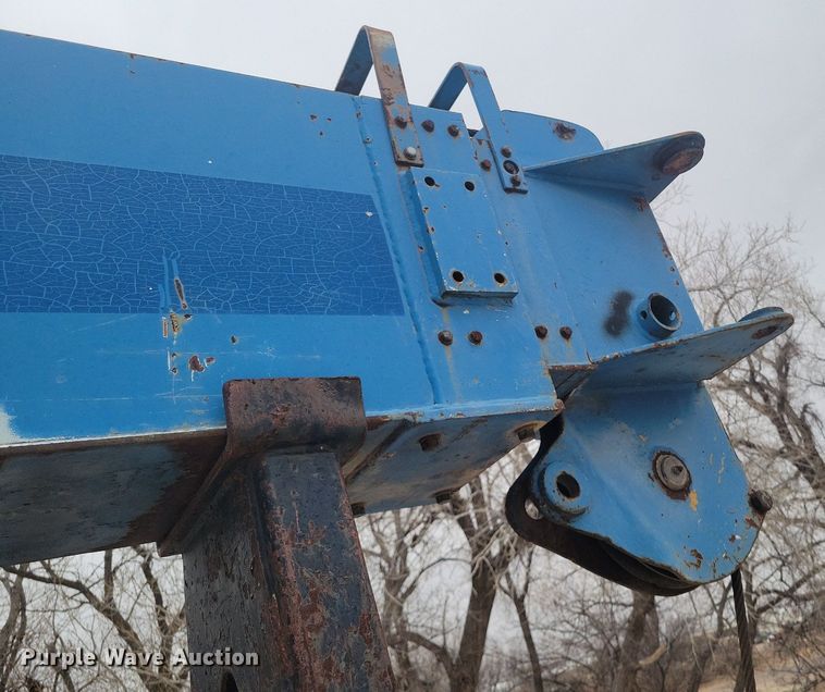 image for item DM2561 1988 Ford FT900F  crane truck