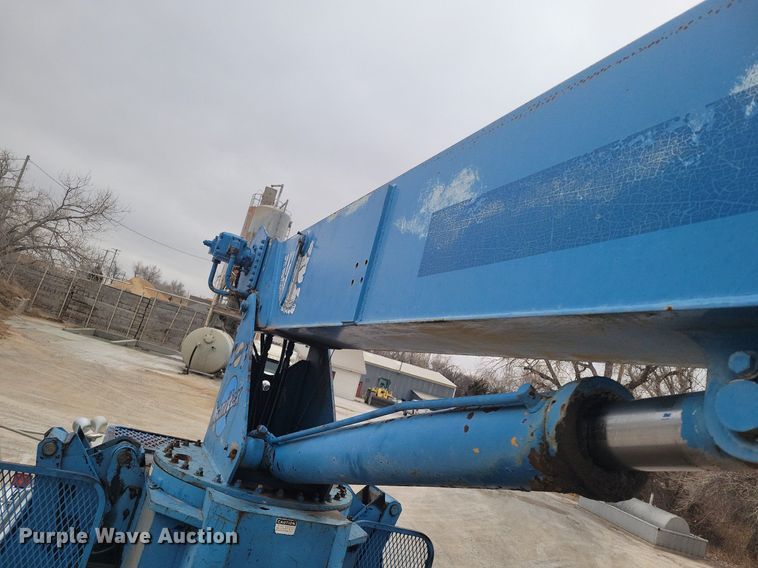 image for item DM2561 1988 Ford FT900F  crane truck