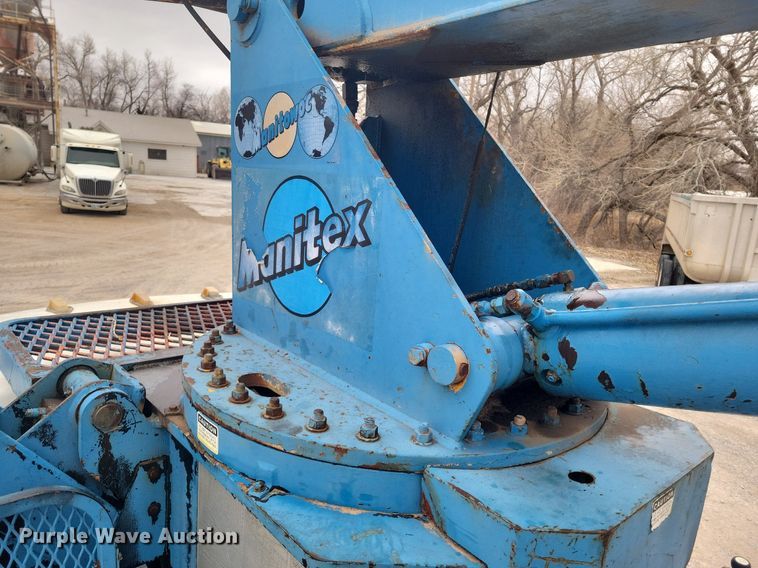 image for item DM2561 1988 Ford FT900F  crane truck