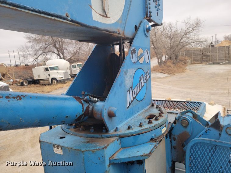 image for item DM2561 1988 Ford FT900F  crane truck