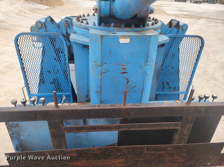 image for item DM2561 1988 Ford FT900F  crane truck