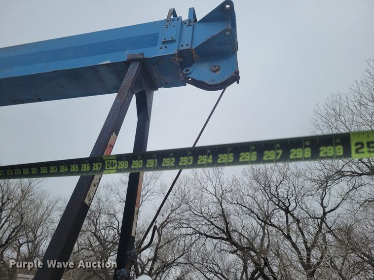 image for item DM2561 1988 Ford FT900F  crane truck