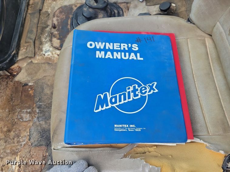 image for item DM2561 1988 Ford FT900F  crane truck