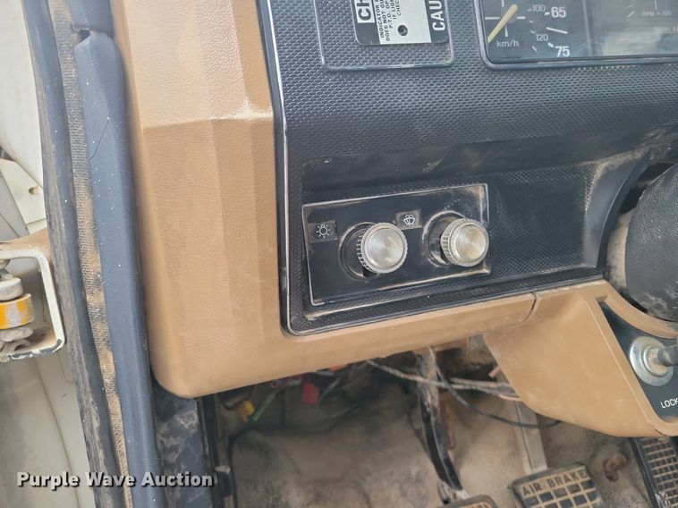 image for item DM2561 1988 Ford FT900F  crane truck