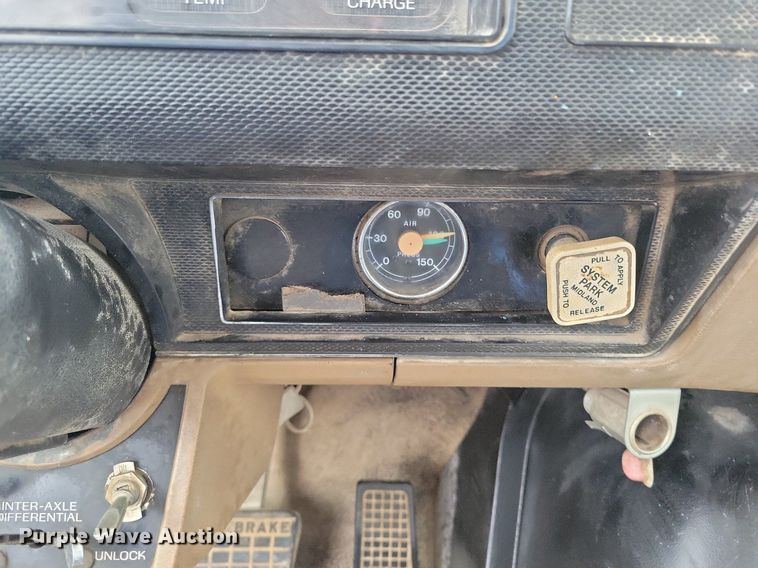 image for item DM2561 1988 Ford FT900F  crane truck