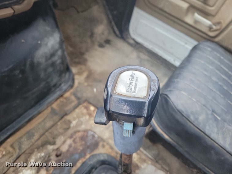 image for item DM2561 1988 Ford FT900F  crane truck