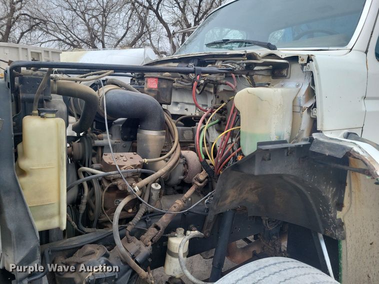 image for item DM2561 1988 Ford FT900F  crane truck