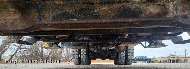 image for item DM2561 1988 Ford FT900F  crane truck