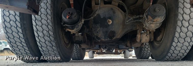 image for item DM2561 1988 Ford FT900F  crane truck