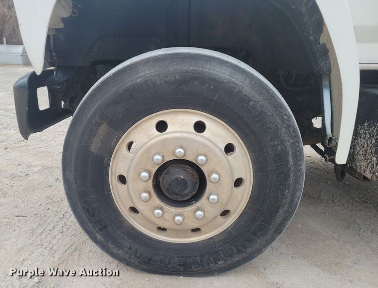 image for item DM2561 1988 Ford FT900F  crane truck