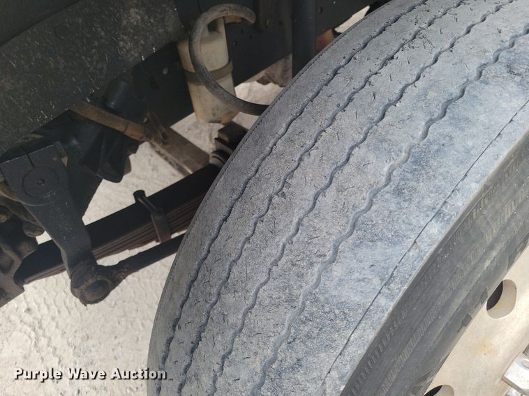 image for item DM2561 1988 Ford FT900F  crane truck