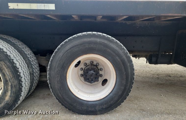 image for item DM2561 1988 Ford FT900F  crane truck