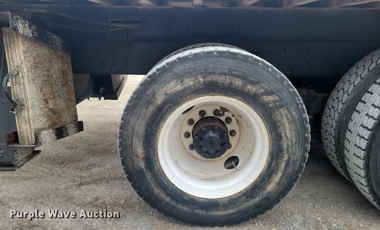 image for item DM2561 1988 Ford FT900F  crane truck