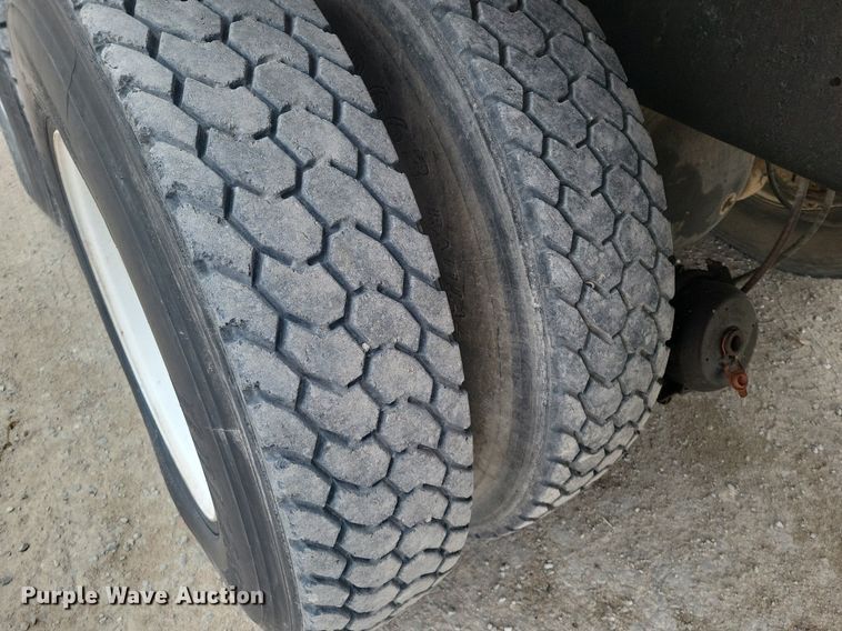 image for item DM2561 1988 Ford FT900F  crane truck