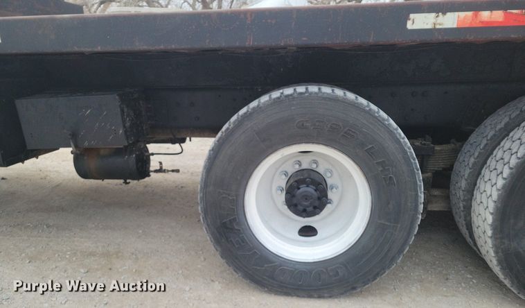 image for item DM2561 1988 Ford FT900F  crane truck