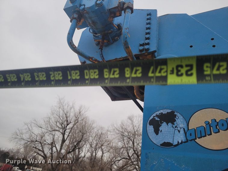 image for item DM2561 1988 Ford FT900F  crane truck