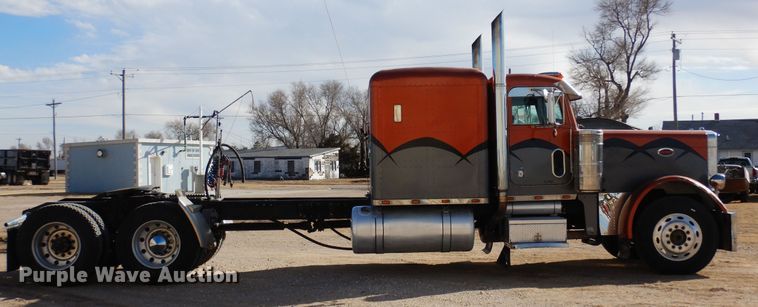 image for item DN6279 1991 Peterbilt 379  semi truck