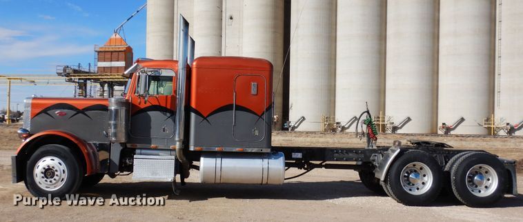 image for item DN6279 1991 Peterbilt 379  semi truck