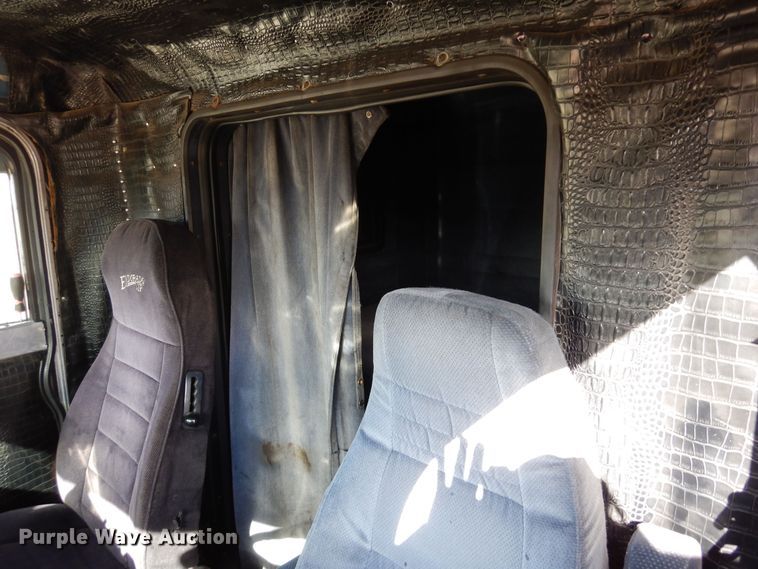 image for item DN6279 1991 Peterbilt 379  semi truck