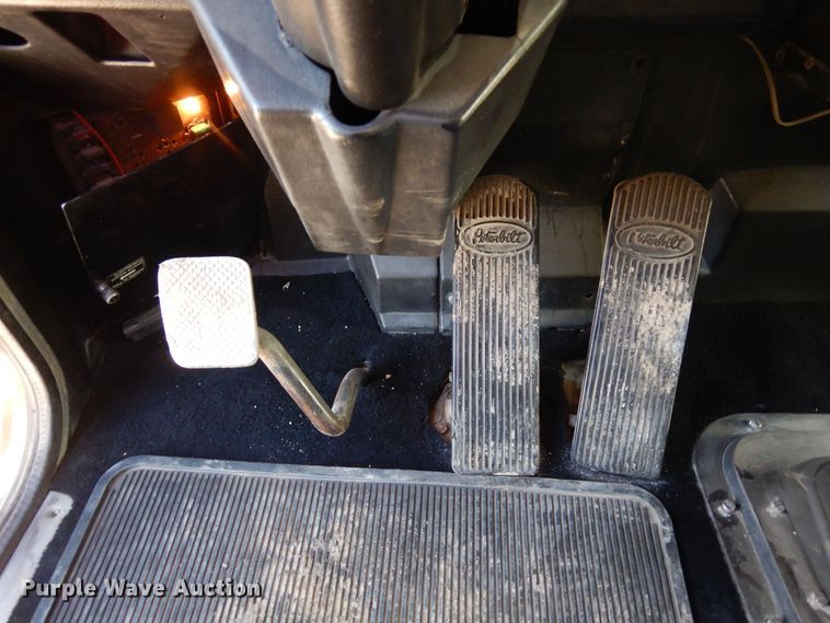 image for item DN6279 1991 Peterbilt 379  semi truck