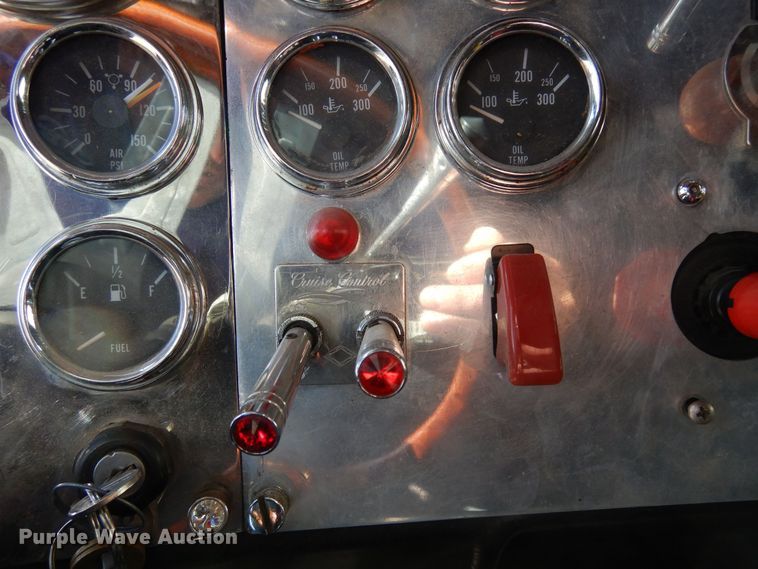 image for item DN6279 1991 Peterbilt 379  semi truck