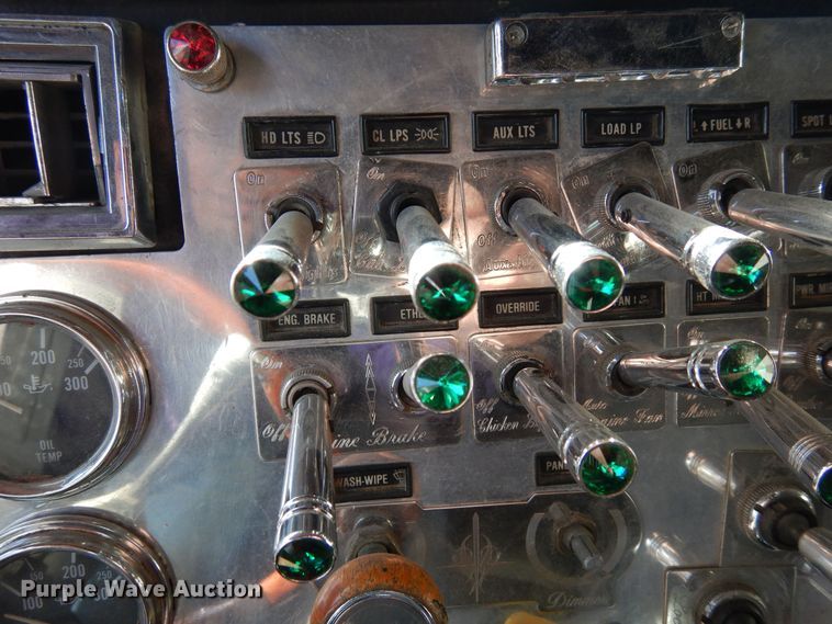 image for item DN6279 1991 Peterbilt 379  semi truck