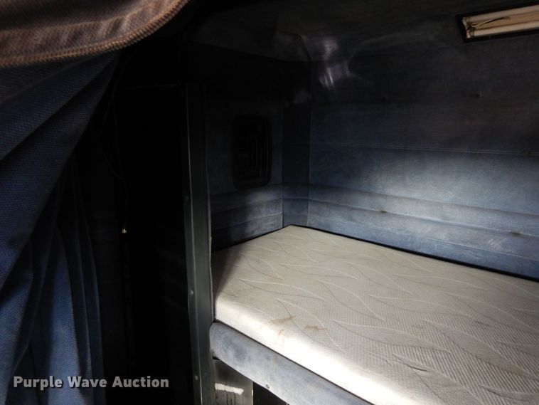 image for item DN6279 1991 Peterbilt 379  semi truck