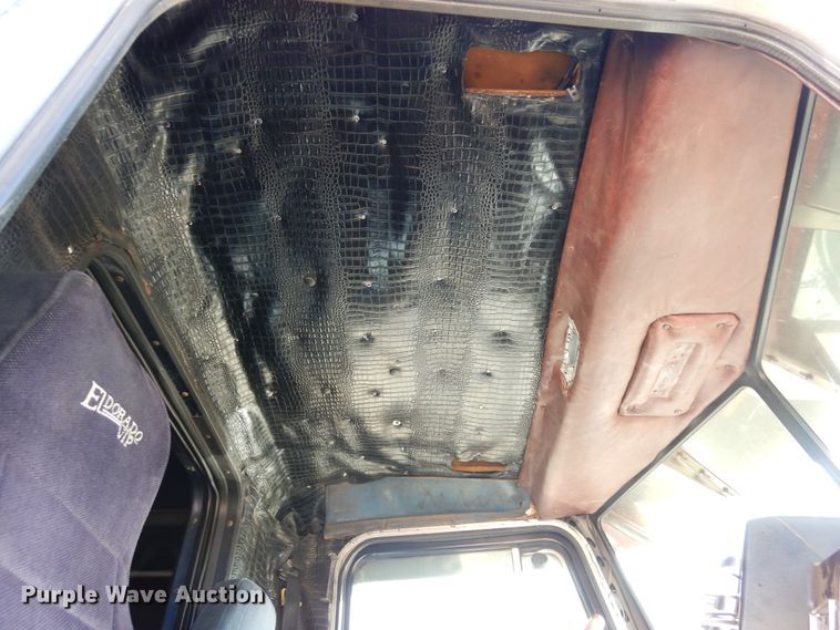 image for item DN6279 1991 Peterbilt 379  semi truck