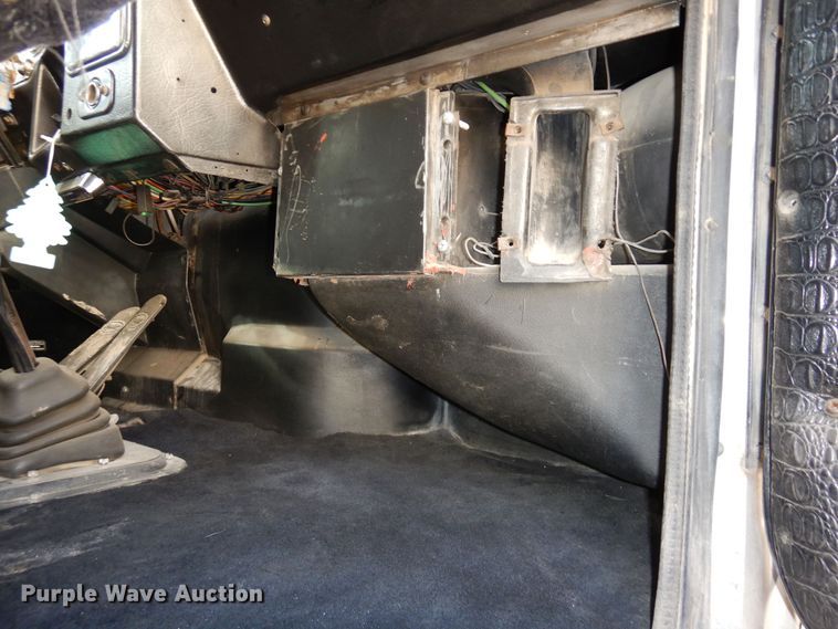 image for item DN6279 1991 Peterbilt 379  semi truck