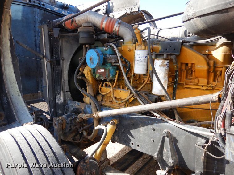 image for item DN6279 1991 Peterbilt 379  semi truck