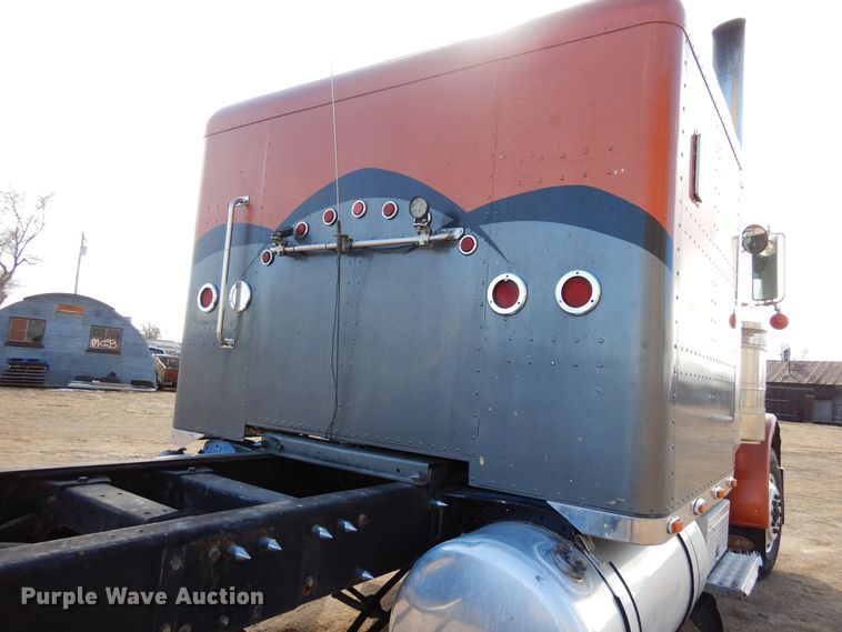 image for item DN6279 1991 Peterbilt 379  semi truck