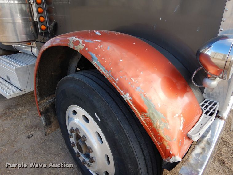 image for item DN6279 1991 Peterbilt 379  semi truck