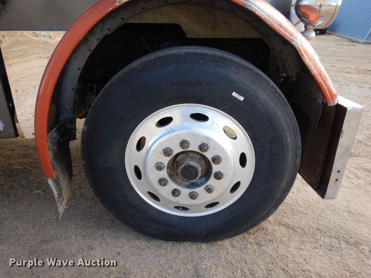 image for item DN6279 1991 Peterbilt 379  semi truck