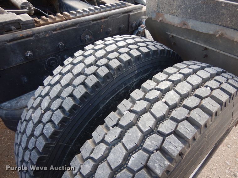 image for item DN6279 1991 Peterbilt 379  semi truck