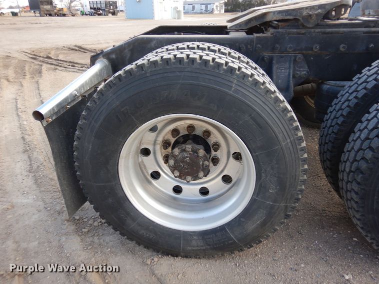 image for item DN6279 1991 Peterbilt 379  semi truck