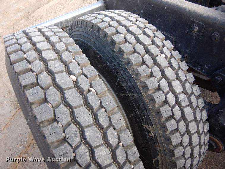 image for item DN6279 1991 Peterbilt 379  semi truck