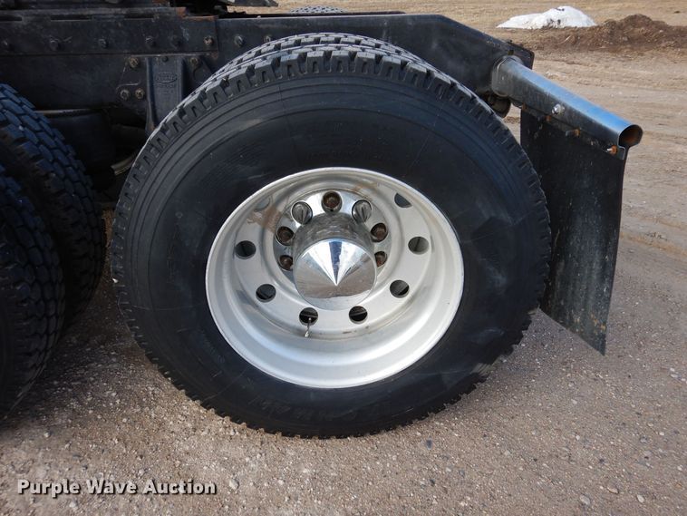 image for item DN6279 1991 Peterbilt 379  semi truck