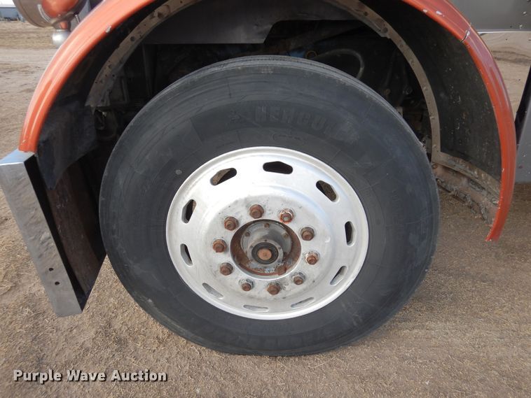 image for item DN6279 1991 Peterbilt 379  semi truck