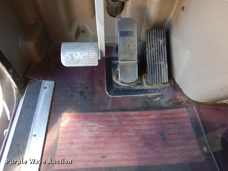 image for item DN6289 2006 International 9400i  semi truck