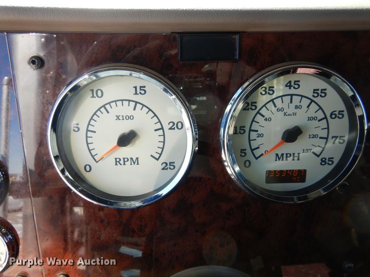 image for item DN6289 2006 International 9400i  semi truck