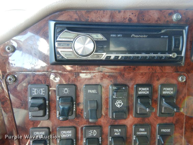 image for item DN6289 2006 International 9400i  semi truck