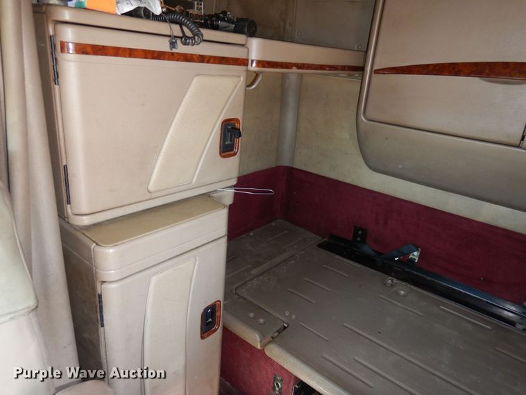 image for item DN6289 2006 International 9400i  semi truck