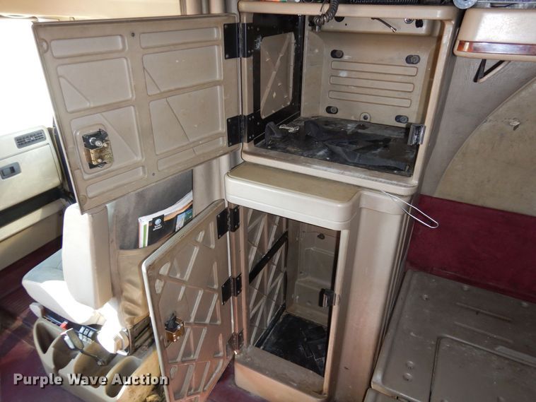 image for item DN6289 2006 International 9400i  semi truck