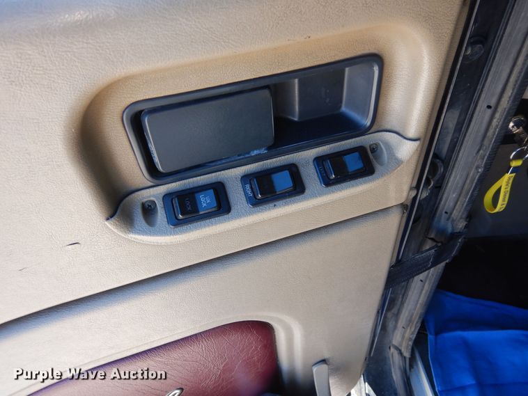 image for item DN6289 2006 International 9400i  semi truck