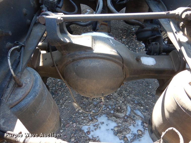 image for item DN6289 2006 International 9400i  semi truck