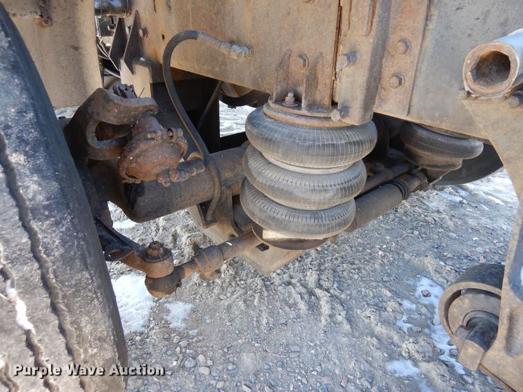 image for item DN6289 2006 International 9400i  semi truck