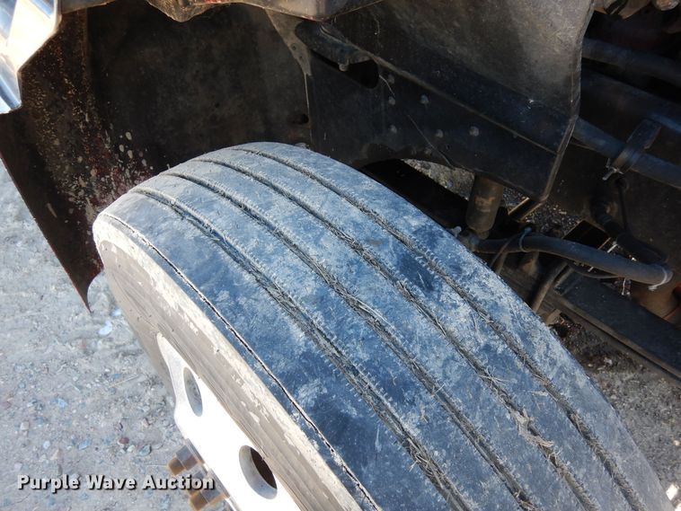 image for item DN6289 2006 International 9400i  semi truck