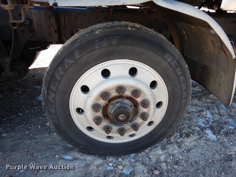 image for item DN6289 2006 International 9400i  semi truck